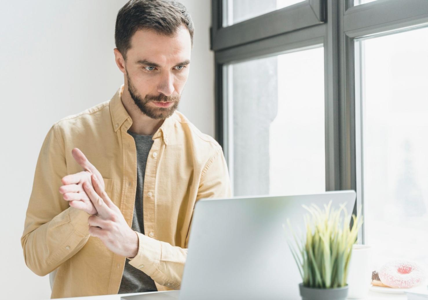 Команда HealthTrack Pro за работой